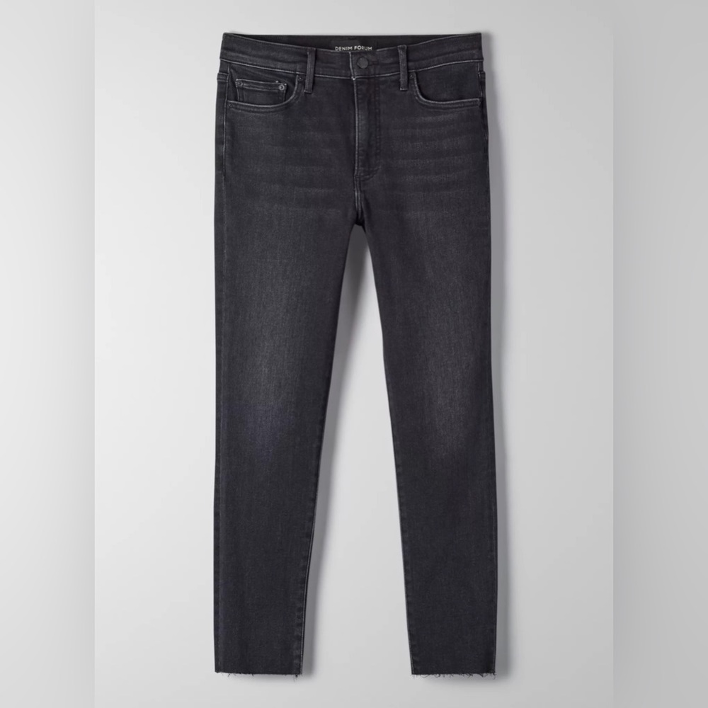 NWT Denim Forum The Nico Mid Rise Skinny Crop